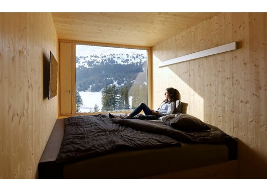 Un acogedor hotel de esquí en Los Alpes construido como un Lego